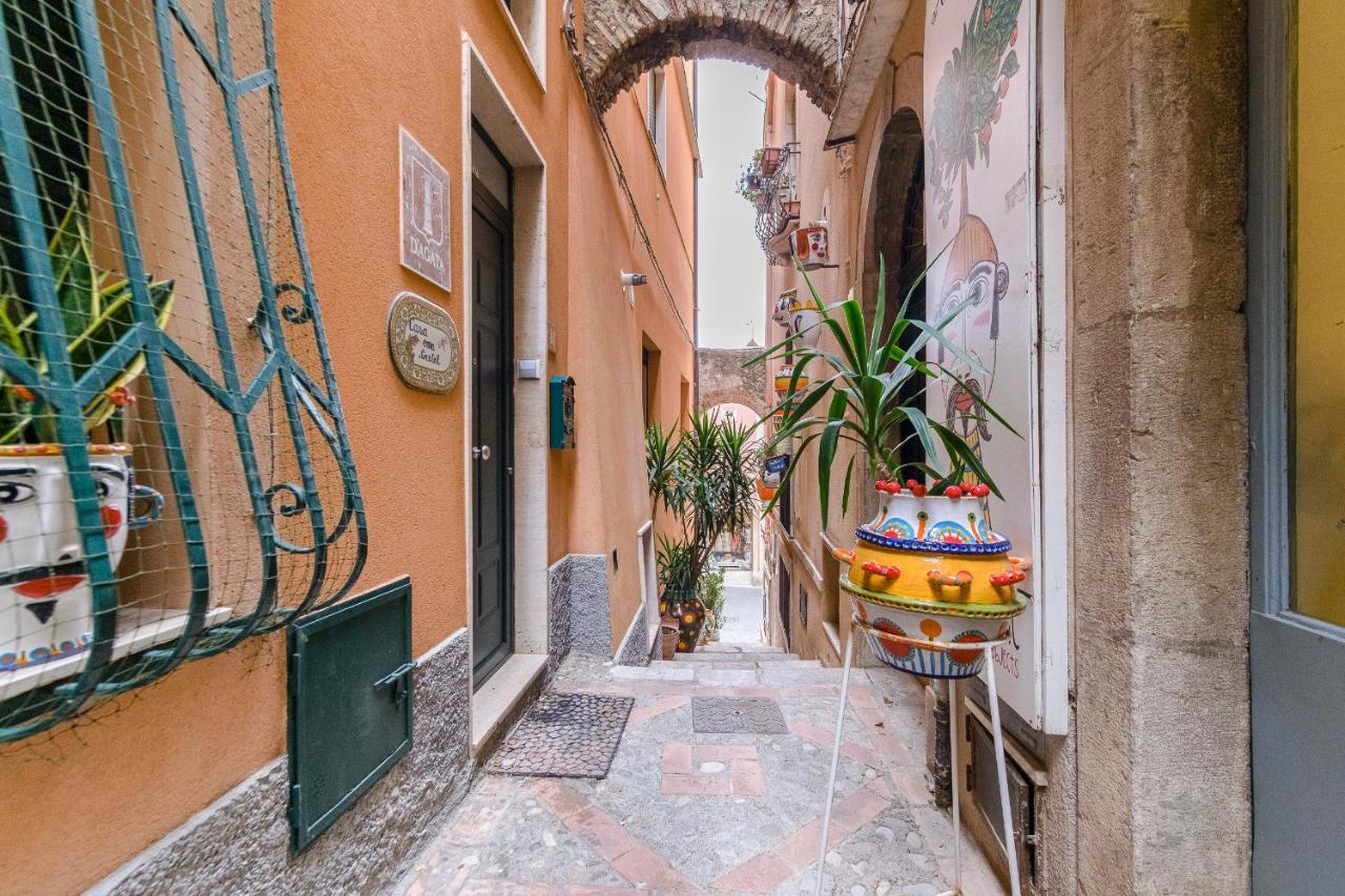 Elegant Apartment In Taormina Exterior photo